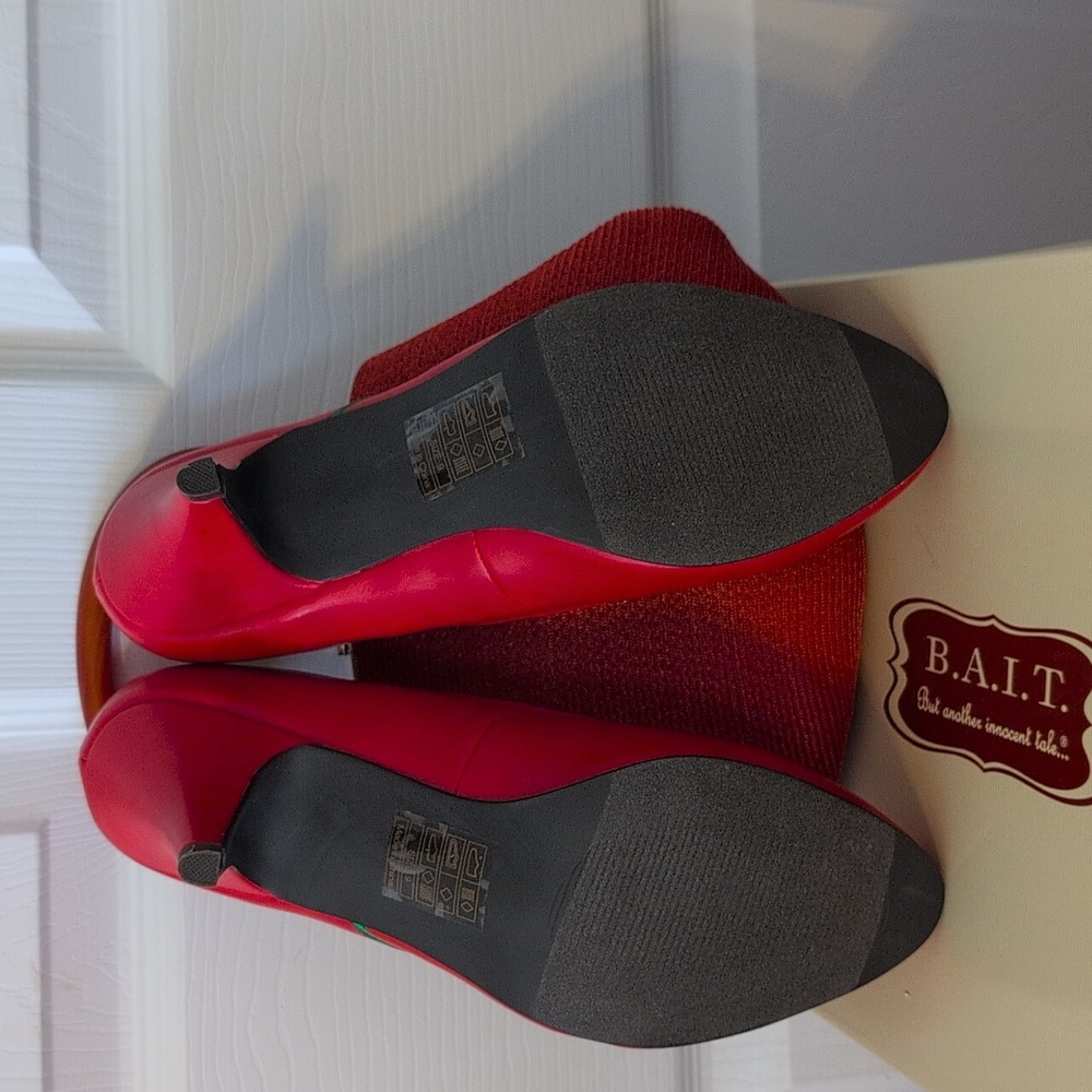 Shoes - Picture 5 of 5